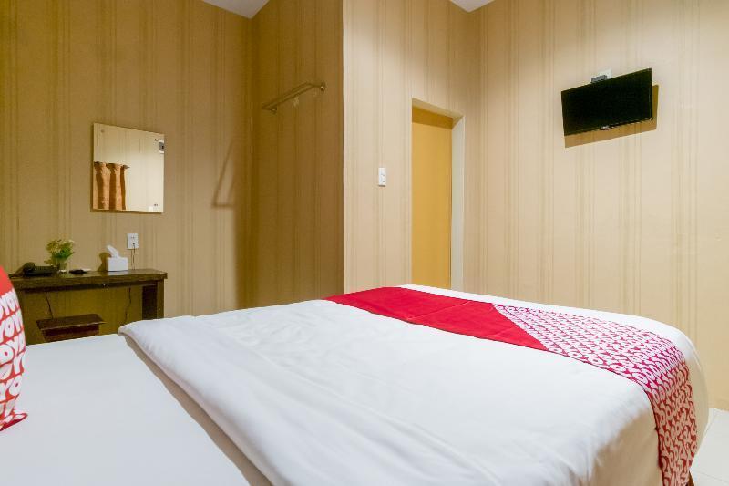 Oyo 741 Hotel Labuhan Raya Medan Luaran gambar