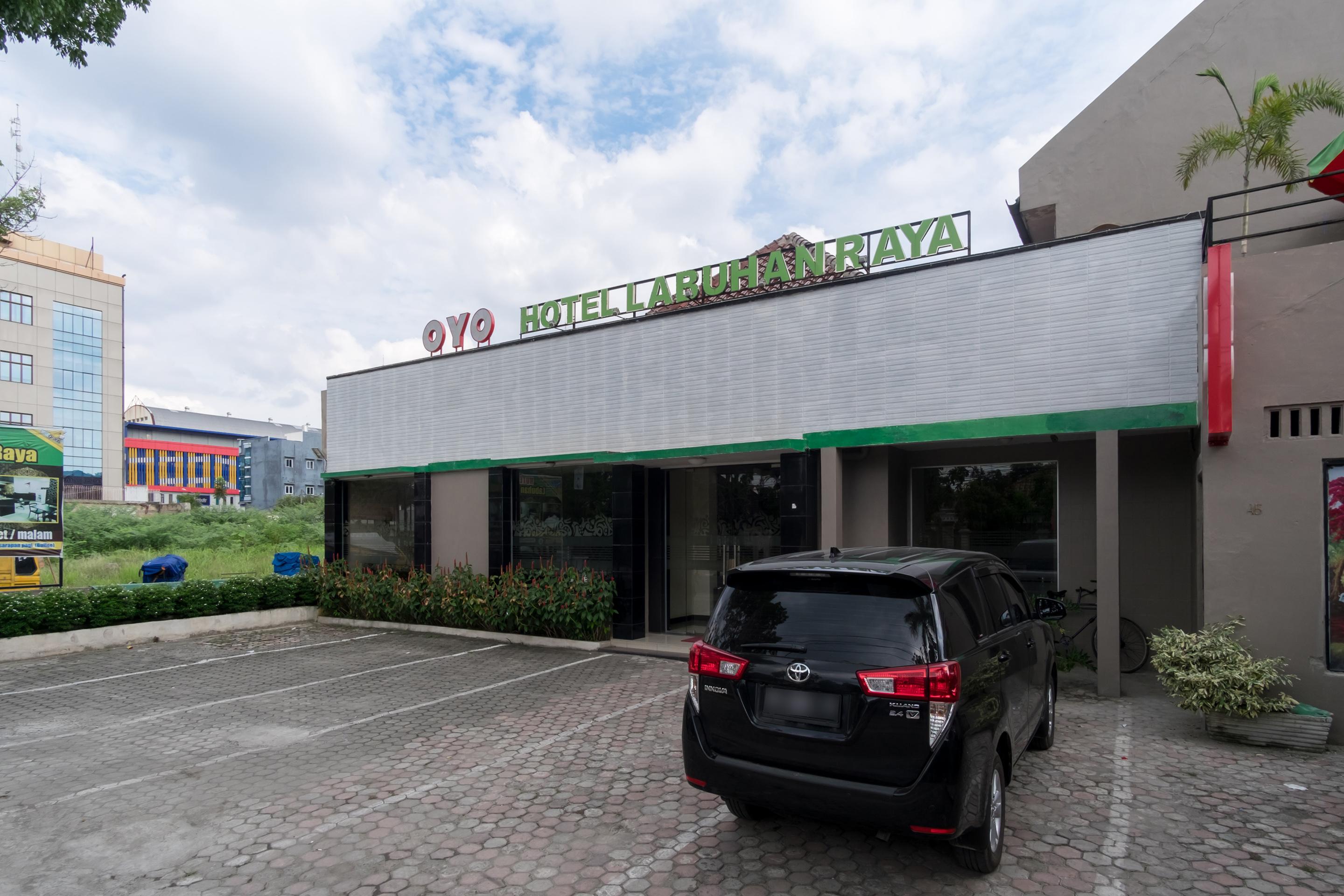 Oyo 741 Hotel Labuhan Raya Medan Luaran gambar