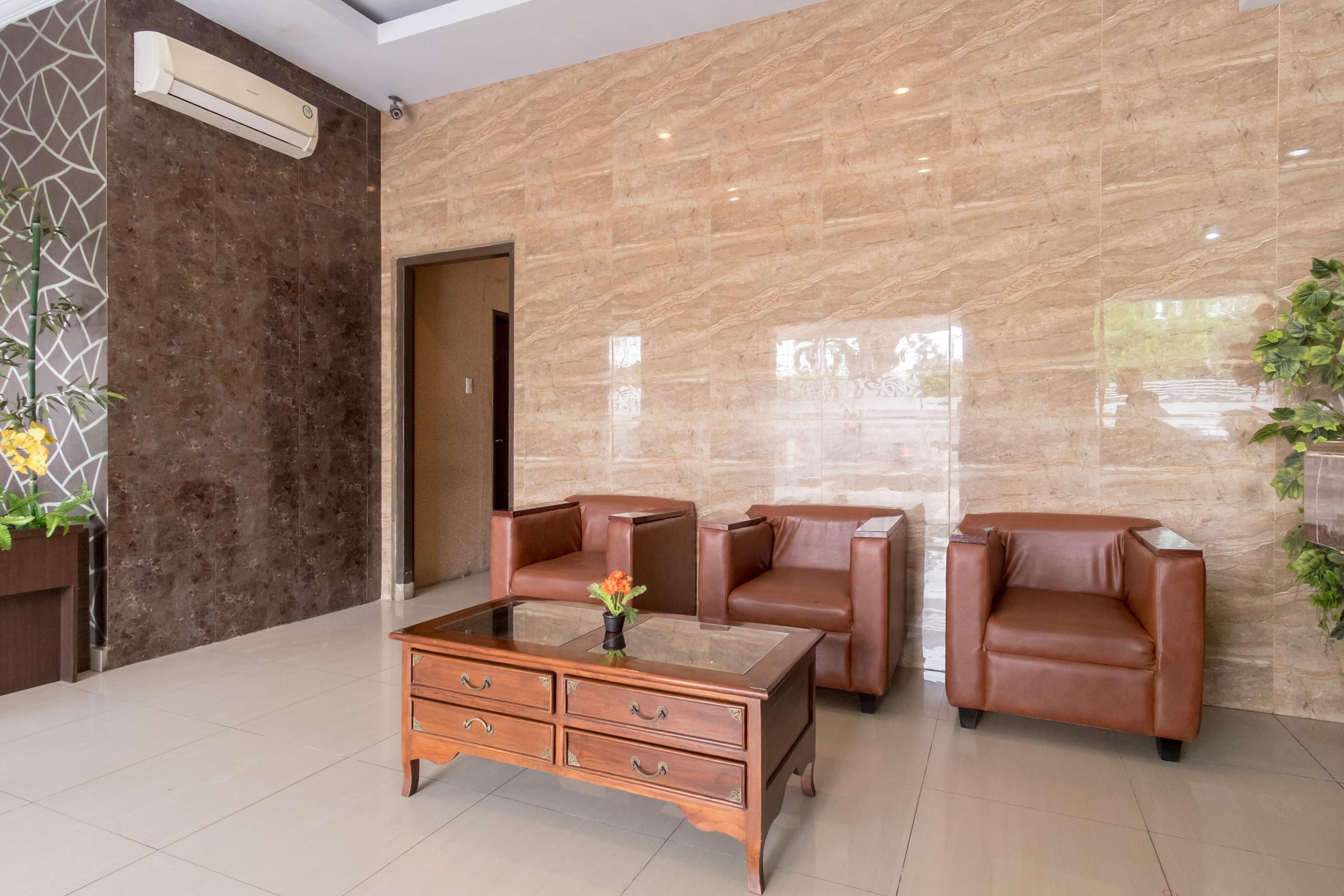 Oyo 741 Hotel Labuhan Raya Medan Luaran gambar