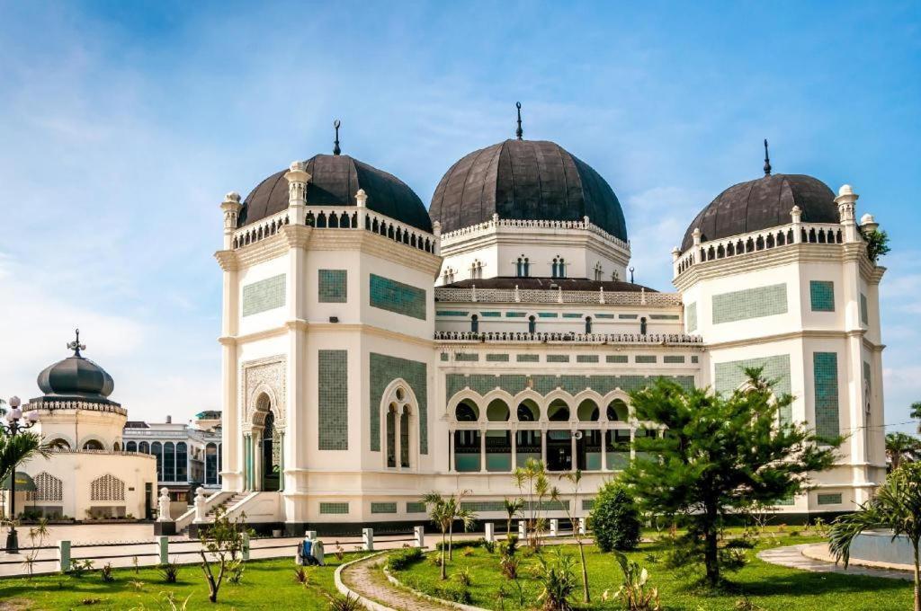 Oyo 741 Hotel Labuhan Raya Medan Luaran gambar
