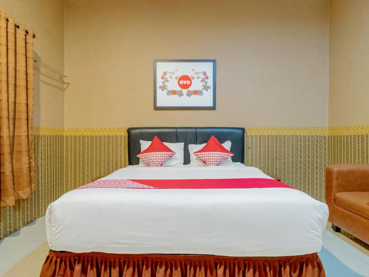 Oyo 741 Hotel Labuhan Raya Medan Luaran gambar