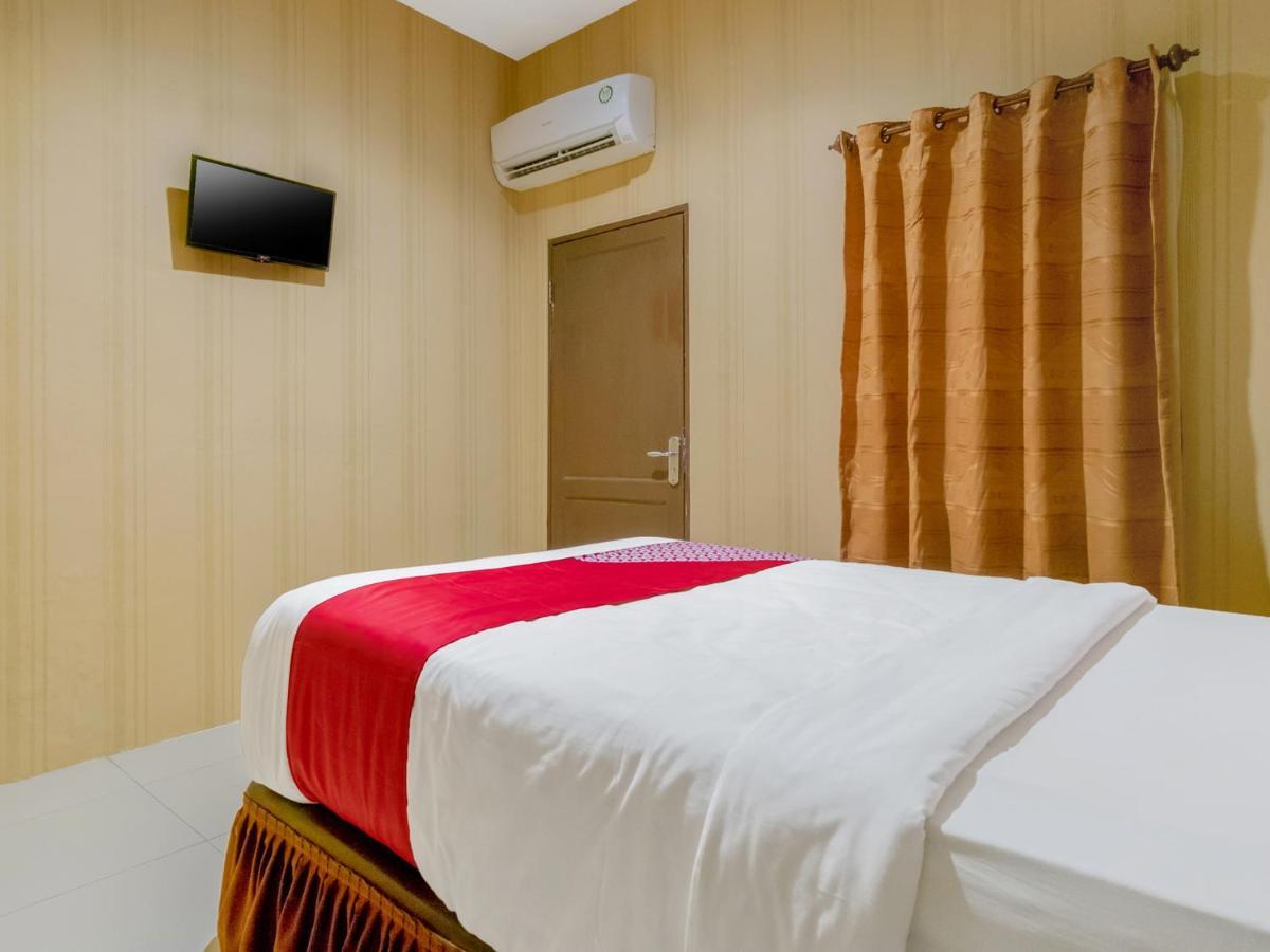 Oyo 741 Hotel Labuhan Raya Medan Luaran gambar
