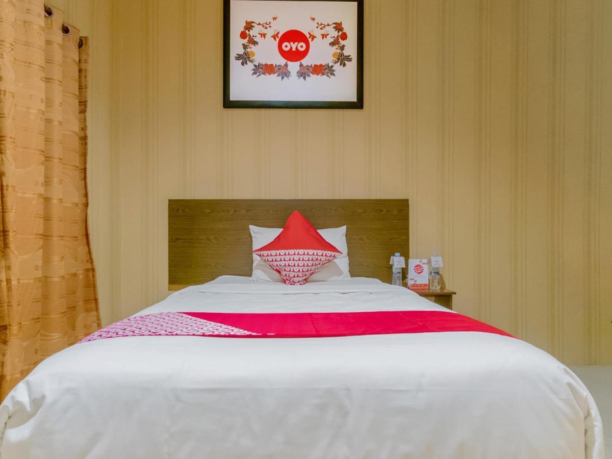 Oyo 741 Hotel Labuhan Raya Medan Luaran gambar