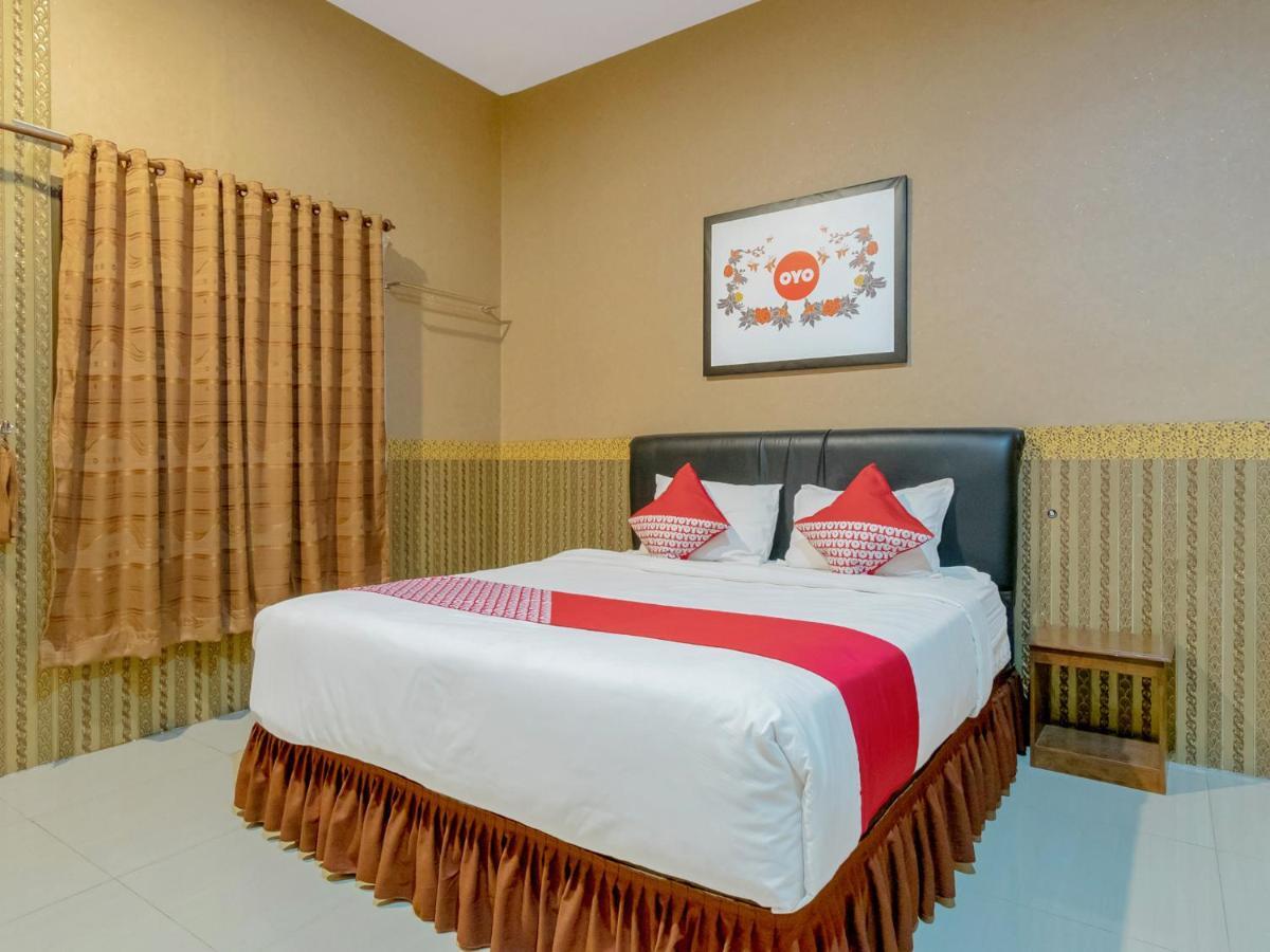 Oyo 741 Hotel Labuhan Raya Medan Luaran gambar