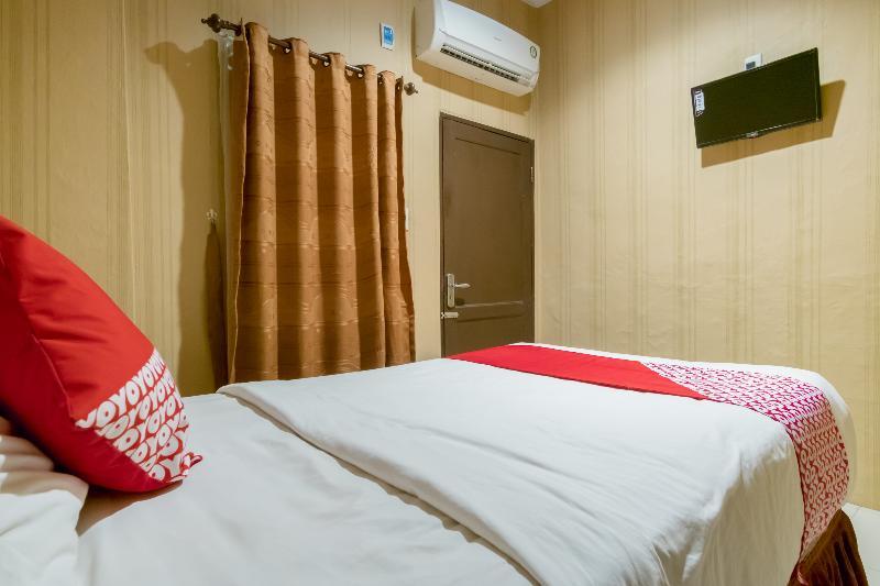 Oyo 741 Hotel Labuhan Raya Medan Luaran gambar
